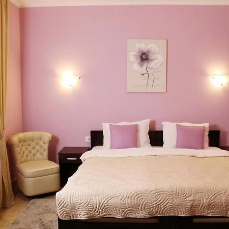 Apartments Paradisos كراغوييفاك المظهر الخارجي الصورة