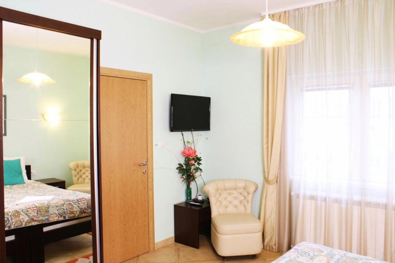 Apartments Paradisos كراغوييفاك المظهر الخارجي الصورة